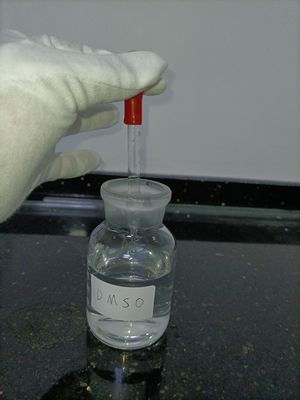 Lekko pachnący DMSO Dimetylosulfotlenek Przezroczysty płyn z certyfikatem ISO